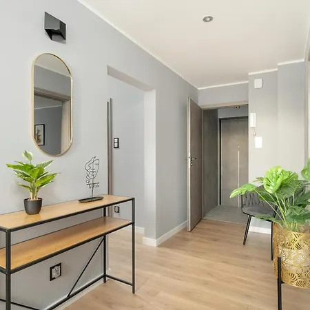 Stylish Two Bedroom With Parking Near Malta In By Renters Daire