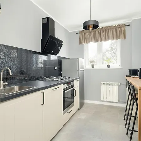 Stylish Two Bedroom With Parking Near Malta In By Renters Daire