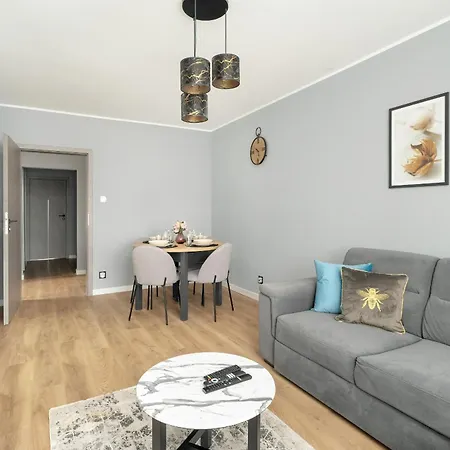 Daire Stylish Two Bedroom With Parking Near Malta In By Renters *