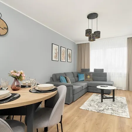 Daire Stylish Two Bedroom With Parking Near Malta In By Renters
