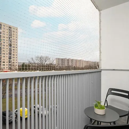 Stylish Two Bedroom With Parking Near Malta In By Renters Daire