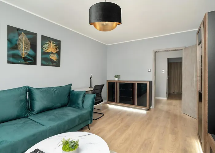 Stylish Two Bedroom With Parking Near Malta In By Renters * ポズナン