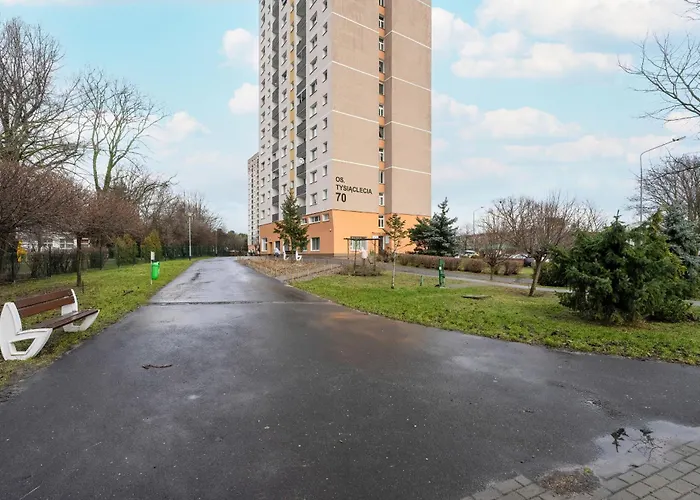 アパート Stylish Two Bedroom With Parking Near Malta In By Renters ポズナン